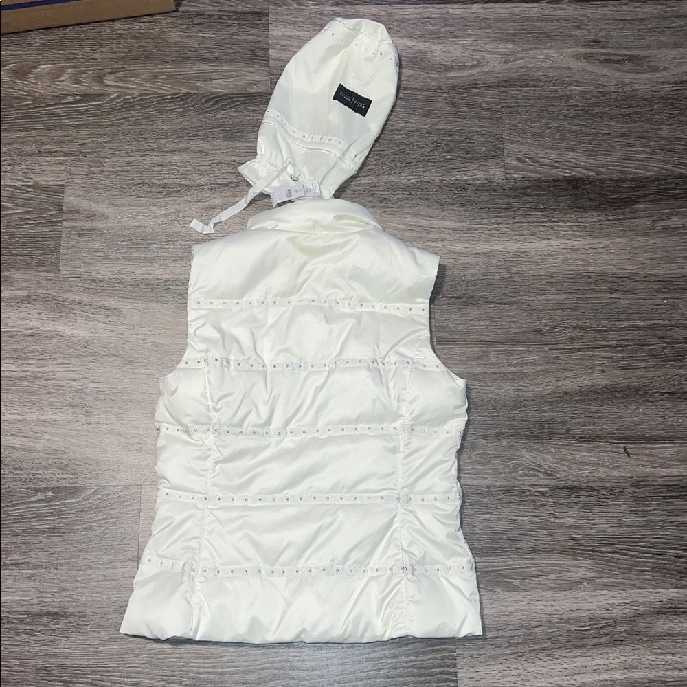 NWT White House Black Market Studded White Puffer Vest (Small) W/ Glove Bag - Picture 2 of 7